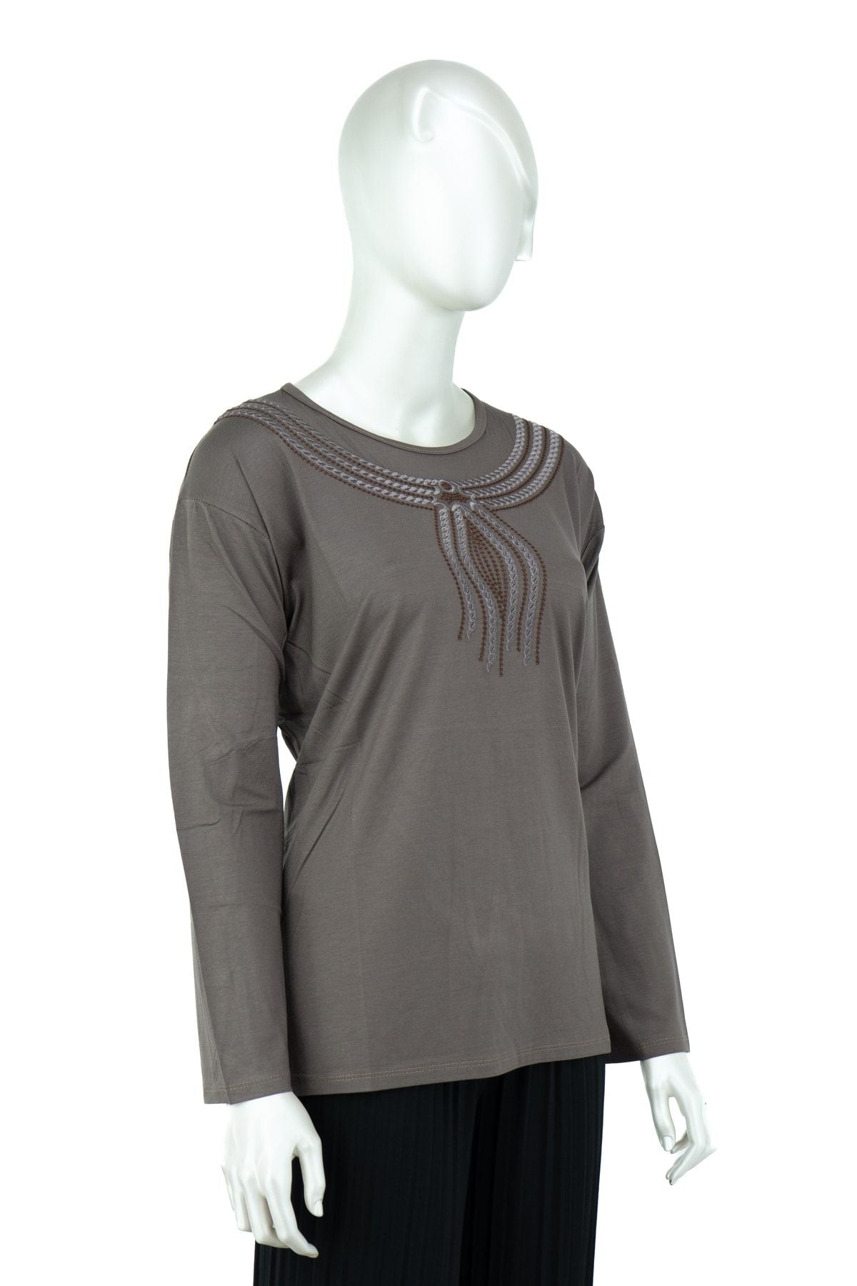 Kadın Şık Nakışlı Yuvarlak Yaka Tam Kalıp Likralı Viskon Penye Kumaş Büyük Beden Anne Bluz