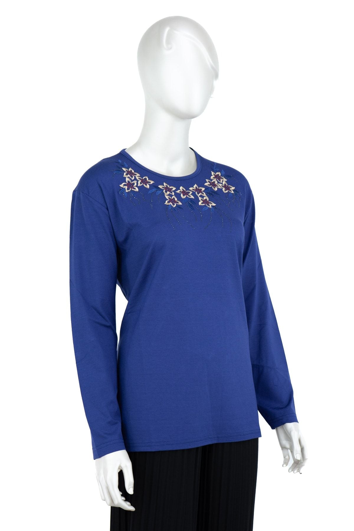 Kadın Çiçek Nakışlı Pullu Yuvarlak Yaka Dar Kalıp Likralı Viskon Penye Kumaş Anne Bluz