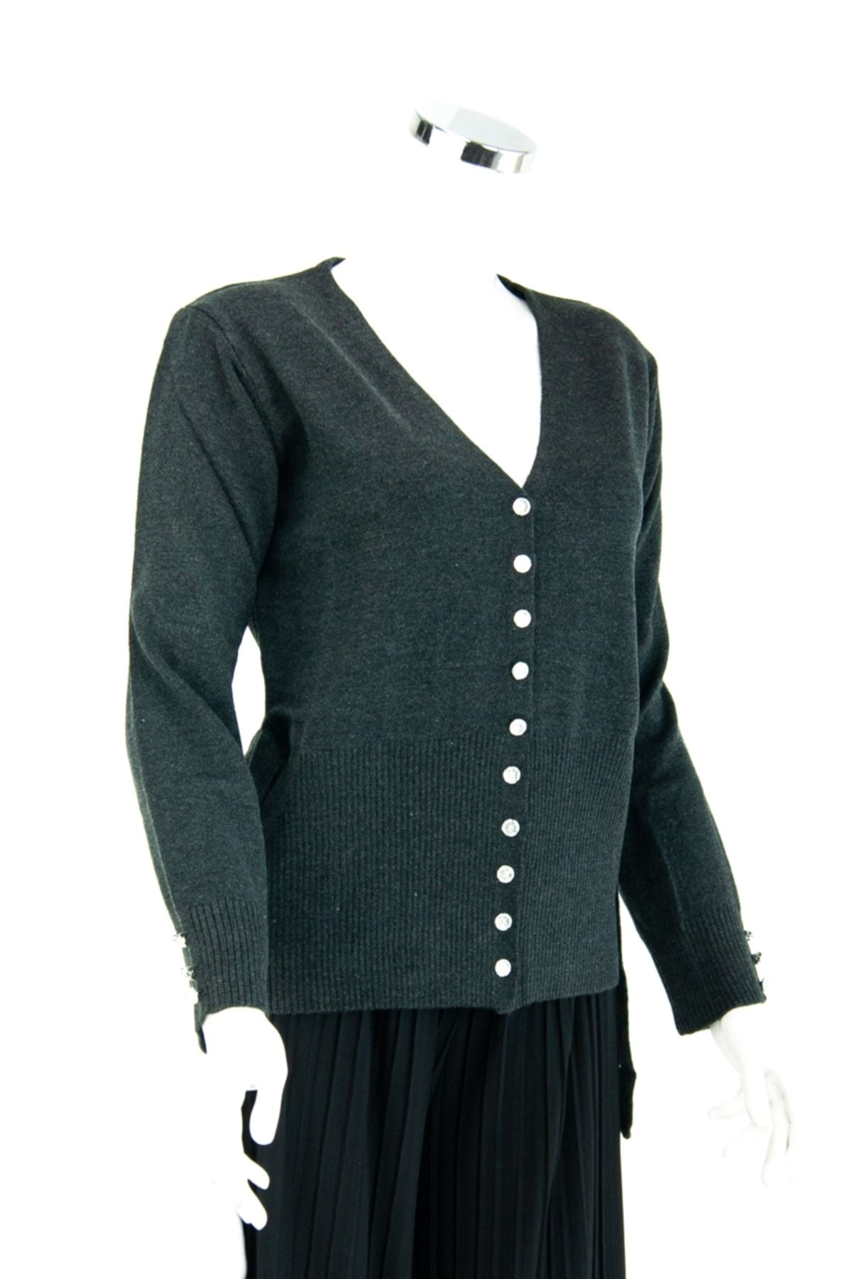 Kadın Kışlık Uzun Kollu Önü Düğmeli Normal Kesim Likralı V Yaka Dokuma Hırka