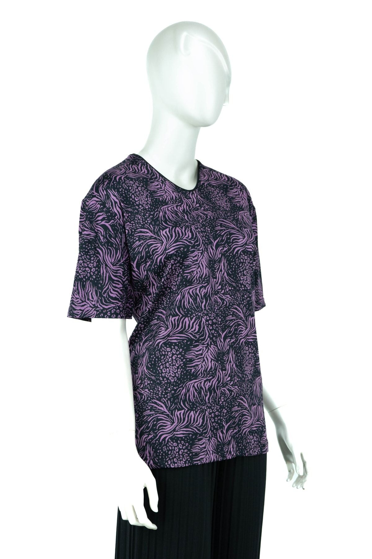 Kadın Pastel Desenli Hafif V Yaka Kısa Kollu Tam Kalıp Turlu Viskon Penye Kumaş Anne Bluz