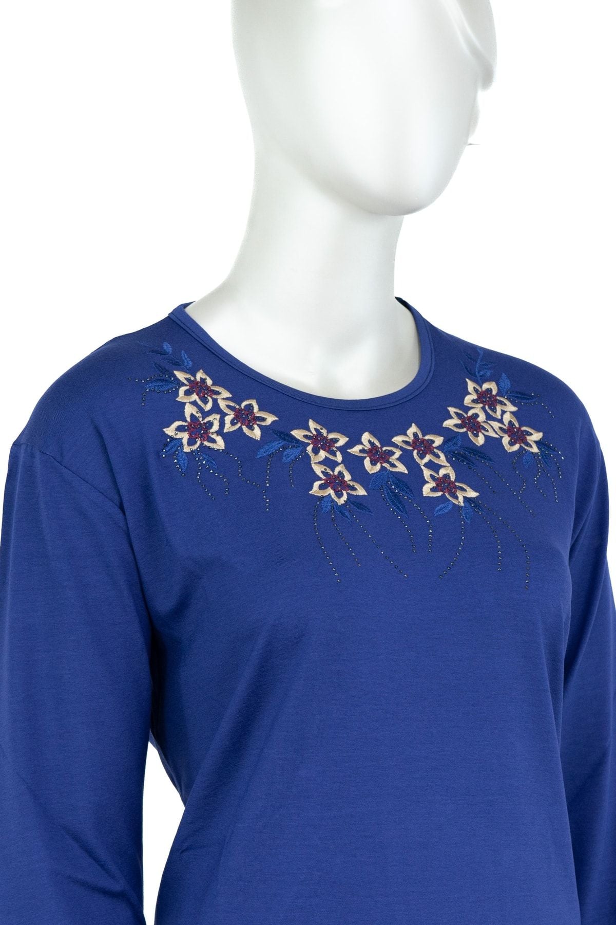 Kadın Çiçek Nakışlı Pullu Yuvarlak Yaka Dar Kalıp Likralı Viskon Penye Kumaş Anne Bluz