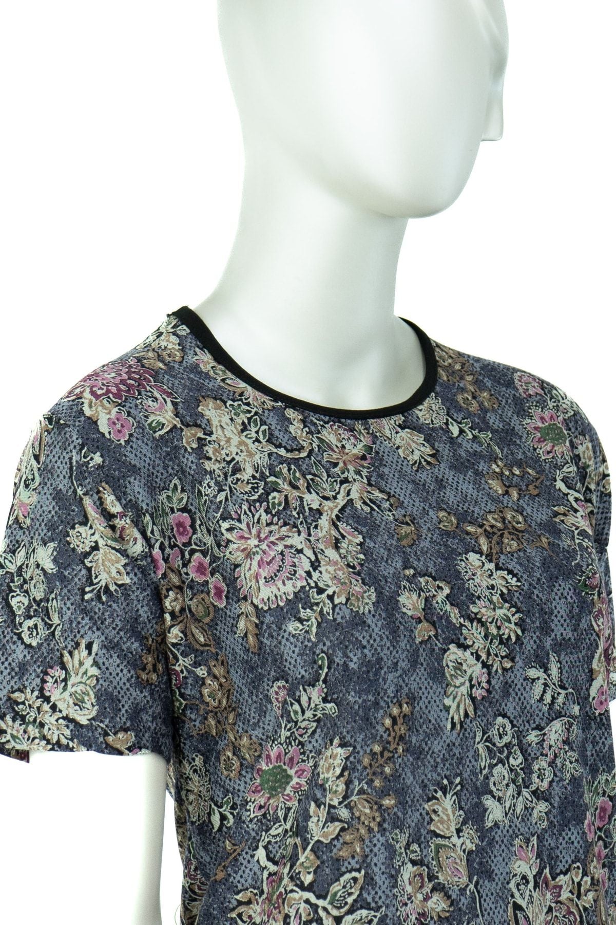 Kadın Gül Desenli Yuvarlak Yaka Kısa Kollu Tam Kalıp Turlu Viskon Penye Kumaş Anne Bluz