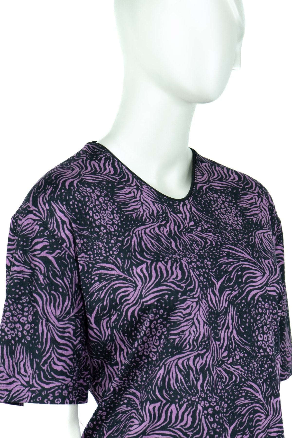 Kadın Pastel Desenli Hafif V Yaka Kısa Kollu Tam Kalıp Turlu Viskon Penye Kumaş Anne Bluz