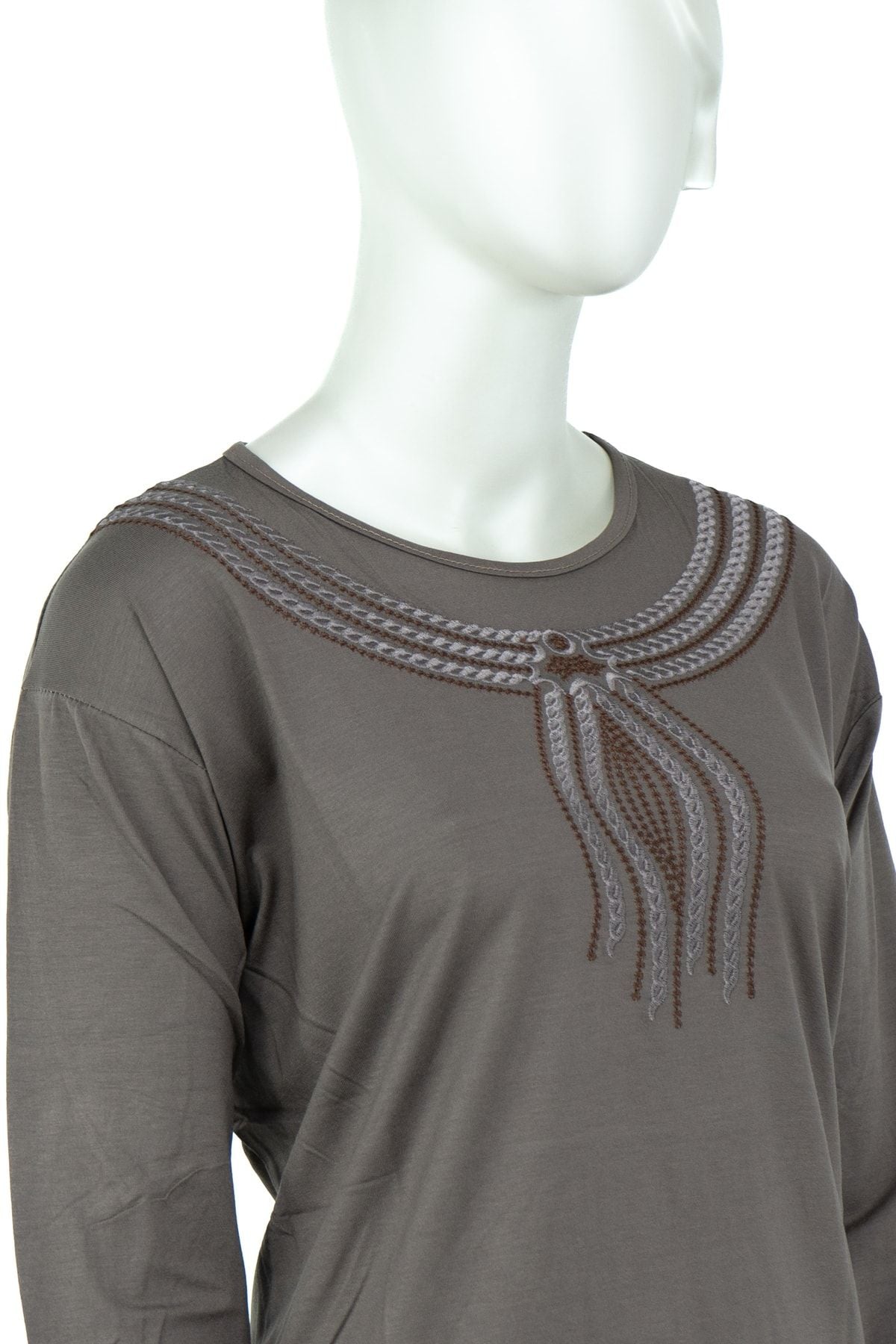 Kadın Şık Nakışlı Yuvarlak Yaka Tam Kalıp Likralı Viskon Penye Kumaş Büyük Beden Anne Bluz