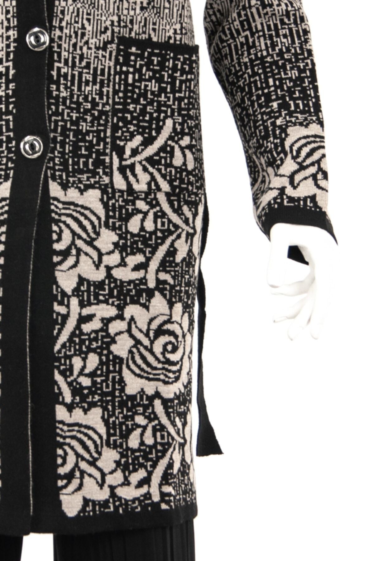 Kadın Bej Anne Butik Hırka Kışlık Triko Düğmeli Cepli Motifli Rahat Kesim Yünlü Dokuma