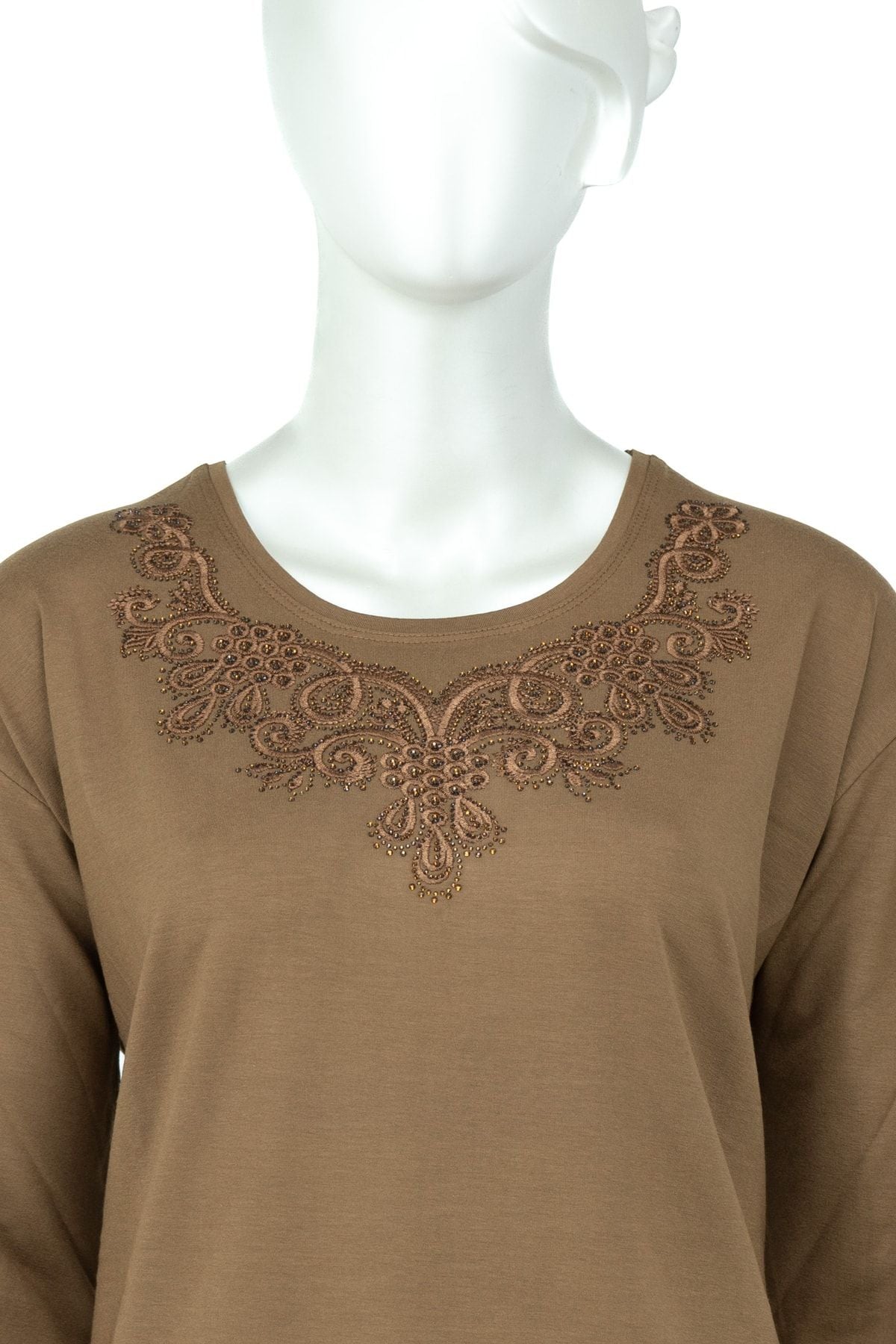 Kadın Şık Kolye Desen Yuvarlak Yaka Uzun Kol Tam Kalıp Likralı Viskon Penye Kumaş Anne Bluz