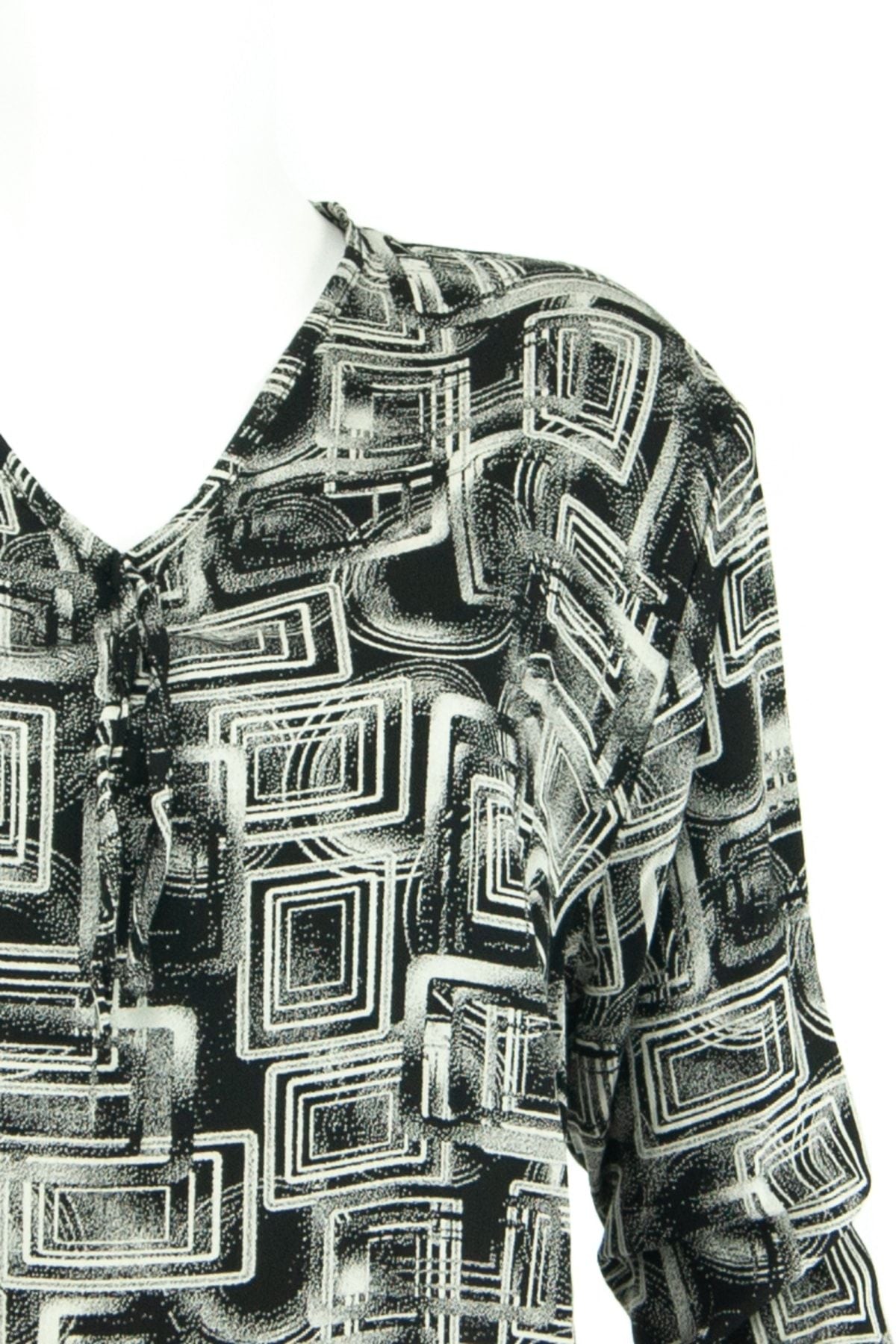 Kadın Bağcıklı V Yaka Uzun Kol Zarif Çizgi Modelli Likrasız Viskon Kumaş Anne Bluz