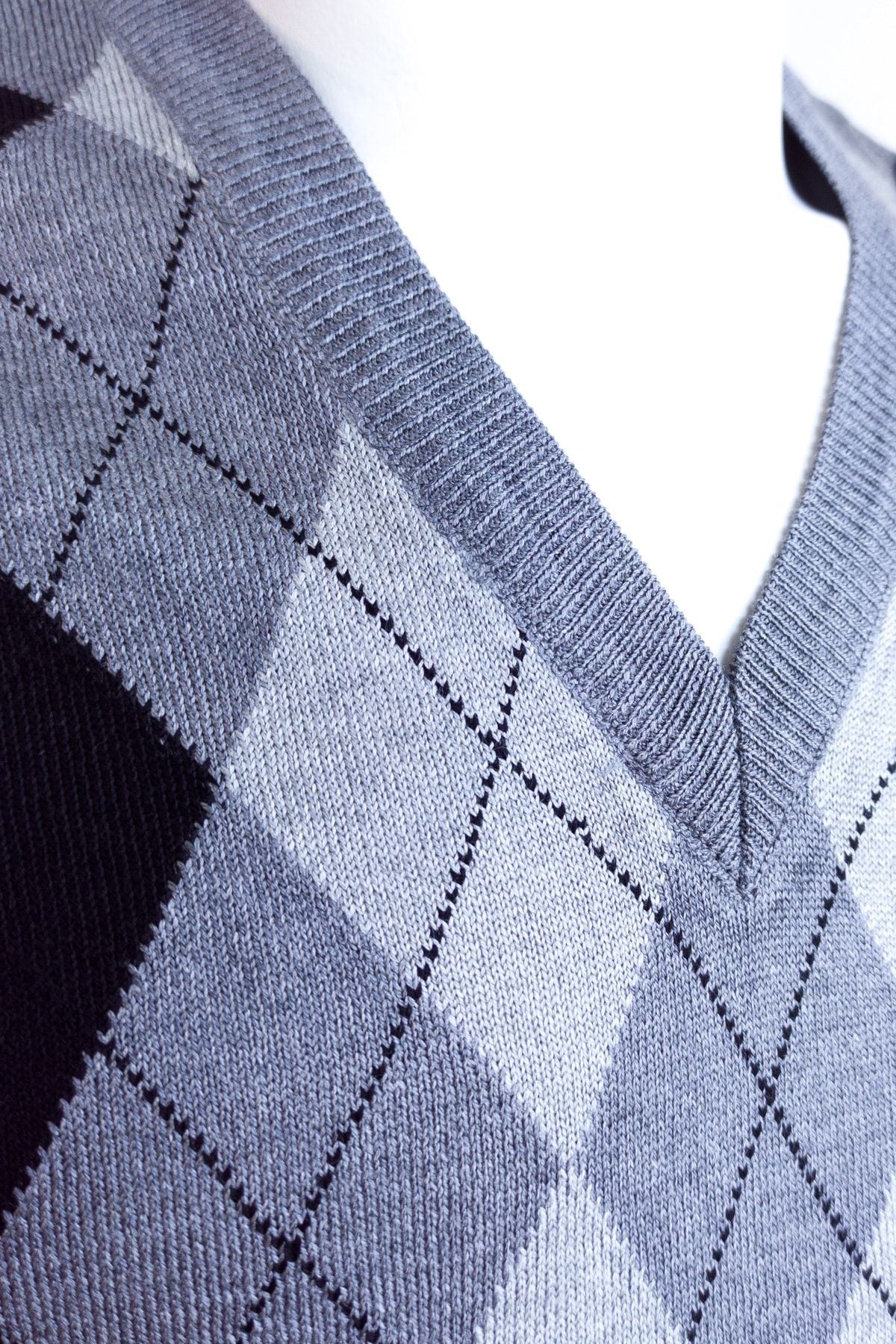 Erkek Gri Baba Süveteri Baklava Desenli V Yakalı Ince Yün Dokuma