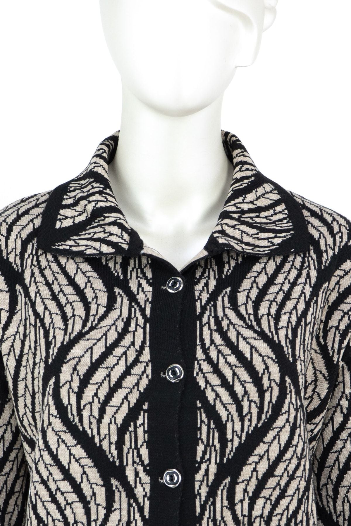 Kadın Kışlık Motifli Düğmeli Cepli Rahat Kesim Likralı Yünlü Dokuma Anne Hırka