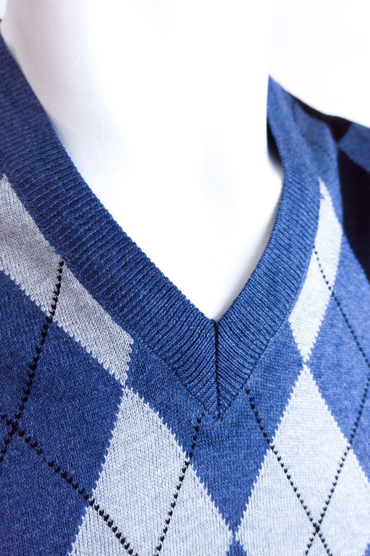 Erkek Mavi Baba Süveteri Baklava Desenli V Yakalı İnce Yün Dokuma