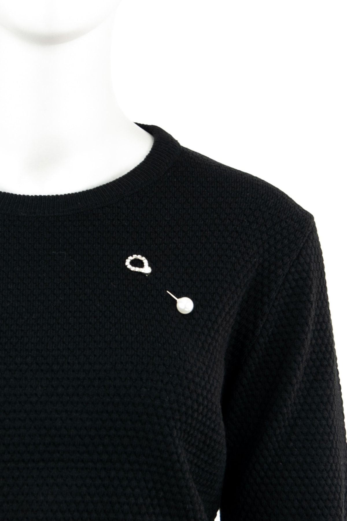 Kadın Kışlık Modelli Incili Broş Detaylı Uzun Kollu Yuvarlak Yaka Likralı Dokuma Triko Kazak