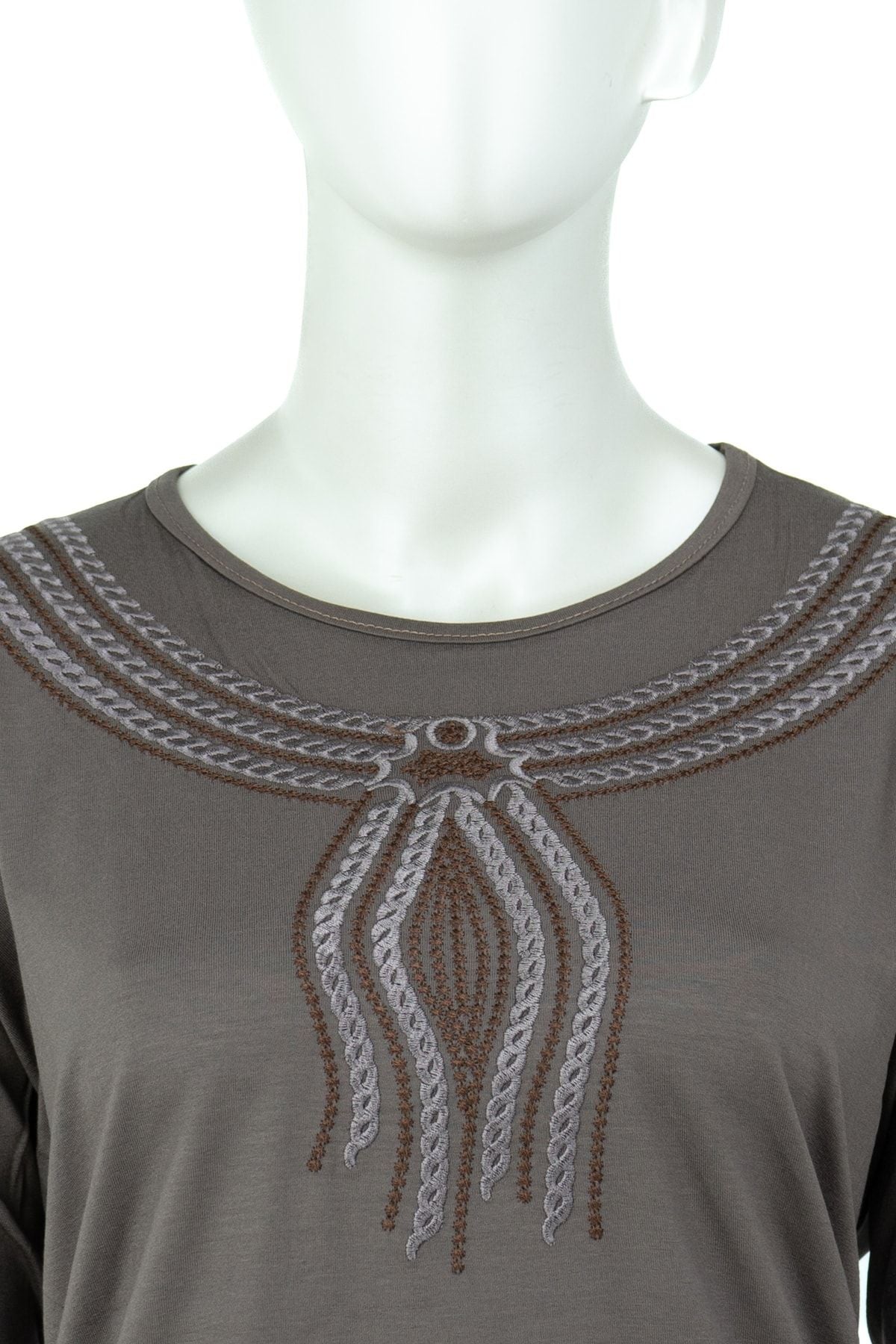 Kadın Şık Nakışlı Yuvarlak Yaka Tam Kalıp Likralı Viskon Penye Kumaş Büyük Beden Anne Bluz