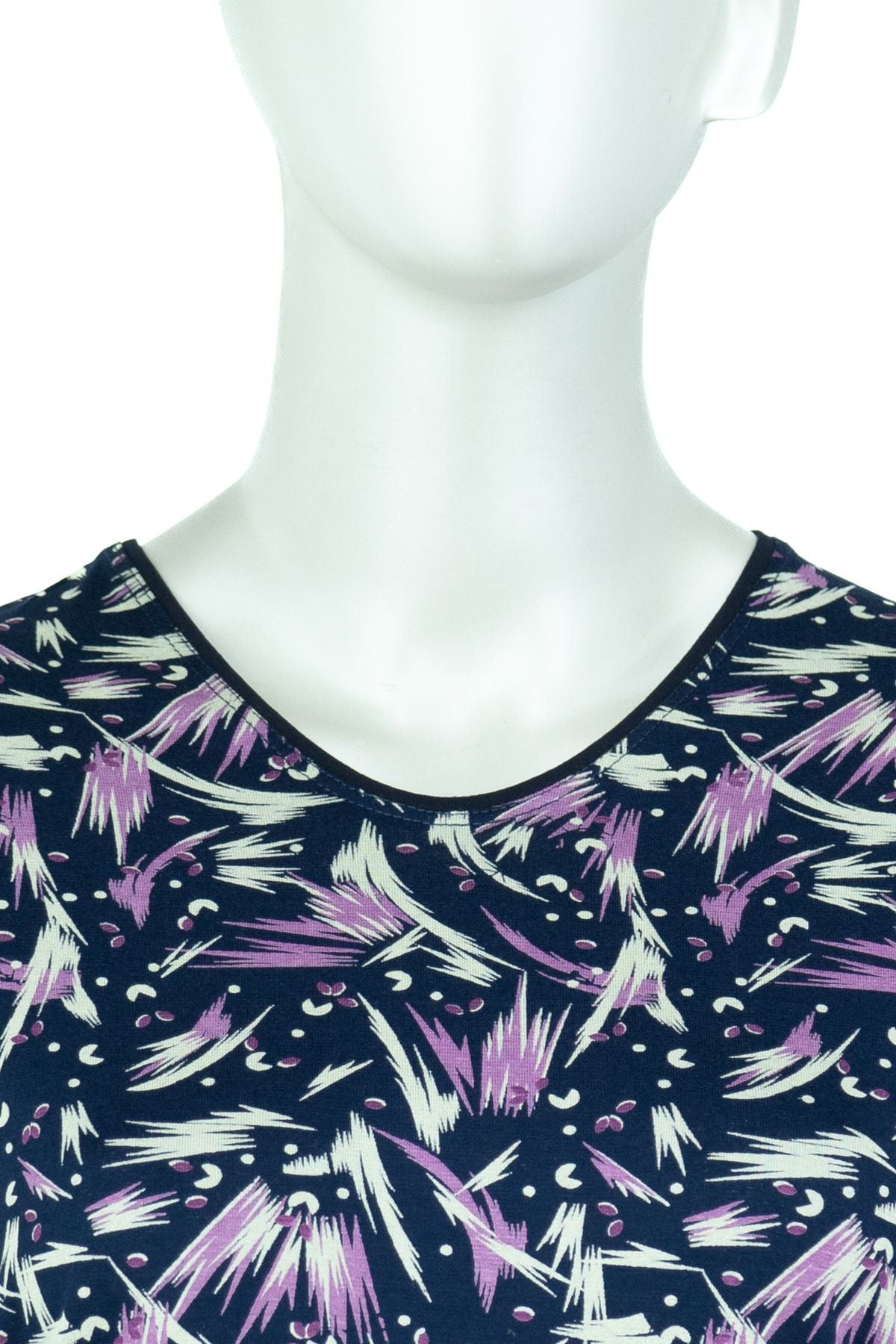 Kadın Defne Desenli Hafif V Yaka Uzun Kollu Tam Kalıp Turlu Viskon Penye Kumaş Anne Bluz