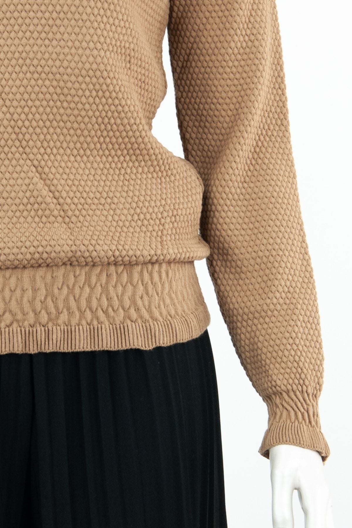 Kadın Kışlık Modelli Incili Broş Detaylı Uzun Kollu Yuvarlak Yaka Likralı Dokuma Triko Kazak