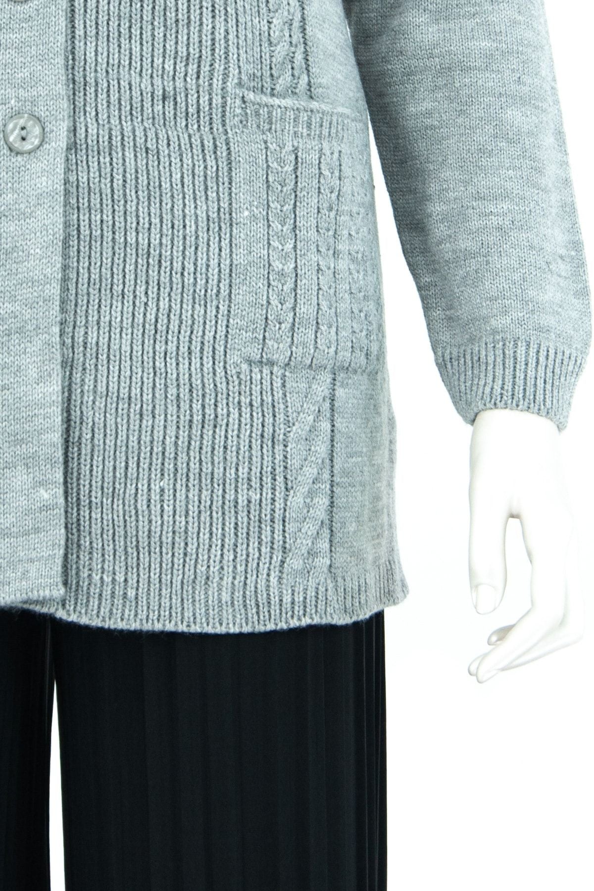 Kadın Kışlık Şık Motifli Yuvarlak Yaka Önden Düğmeli Çift Cepli Yünlü Dokuma Anne Hırka