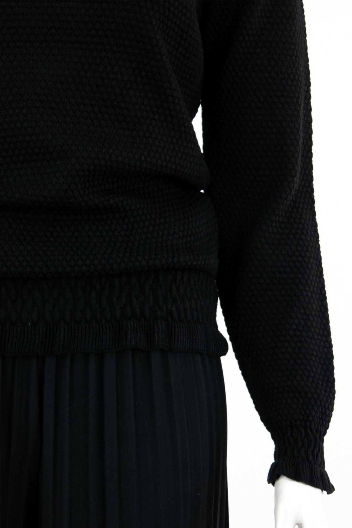 Kadın Kışlık Modelli Incili Broş Detaylı Uzun Kollu Yuvarlak Yaka Likralı Dokuma Triko Kazak